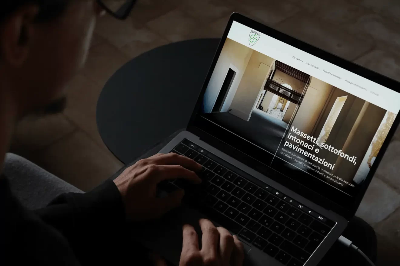 mockup sito web creativa srl