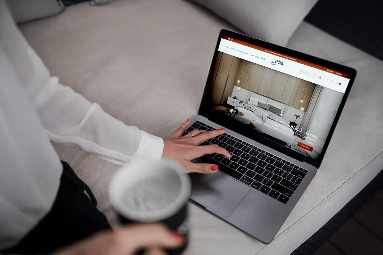 mockup sito web ladota